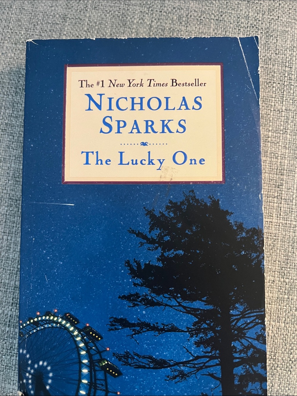 Nicholas Sparks "The Lucky One" - Blue Paperback